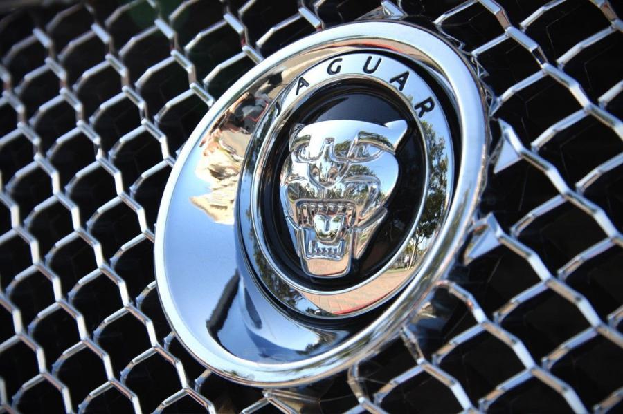  Jaguar XF 2008 года  (фото 158 из 175)